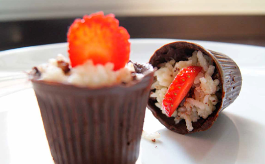 Chocolate com Arroz Doce e Morangos