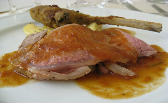 Cabrito Assado com Batatas