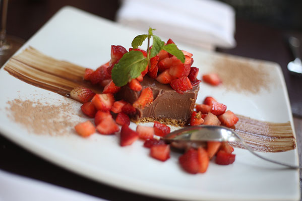 Fondant de Chocolate com Morangos